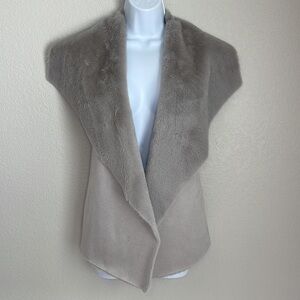 Twelfth Love Women's Gray Sleeve Faux Fur Open Front Vest Size Small S